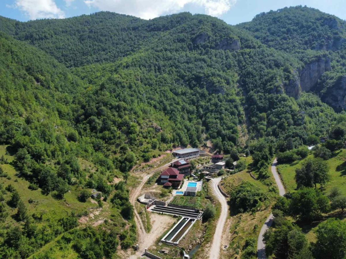 Gasthaus Etno Selo Vrelo & Camping Berane Exterior foto