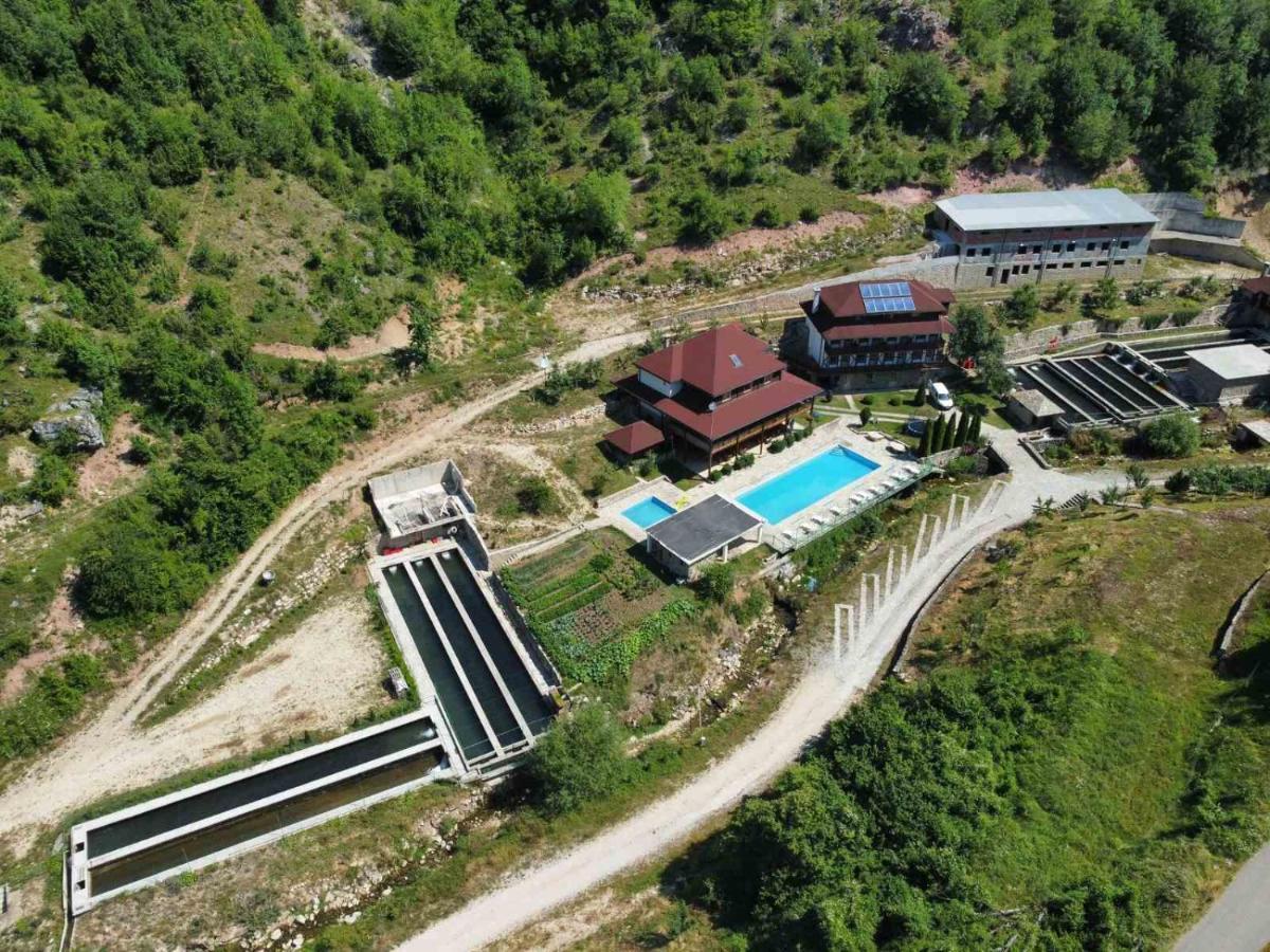 Gasthaus Etno Selo Vrelo & Camping Berane Exterior foto