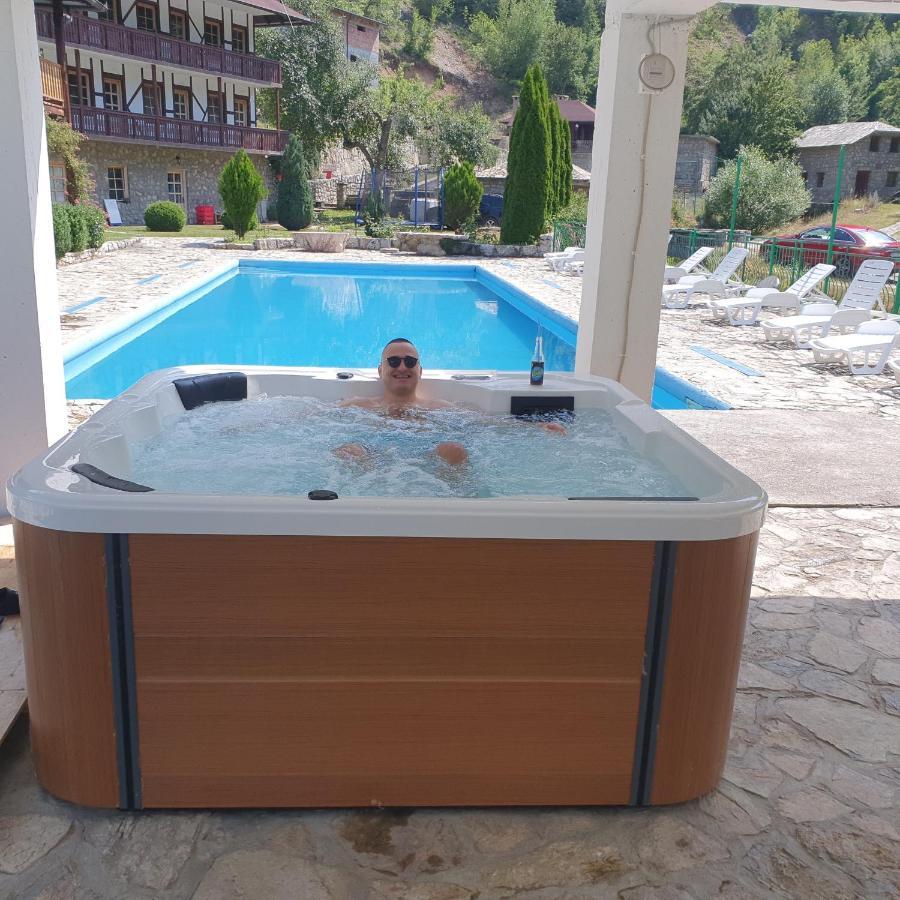 Gasthaus Etno Selo Vrelo & Camping Berane Exterior foto
