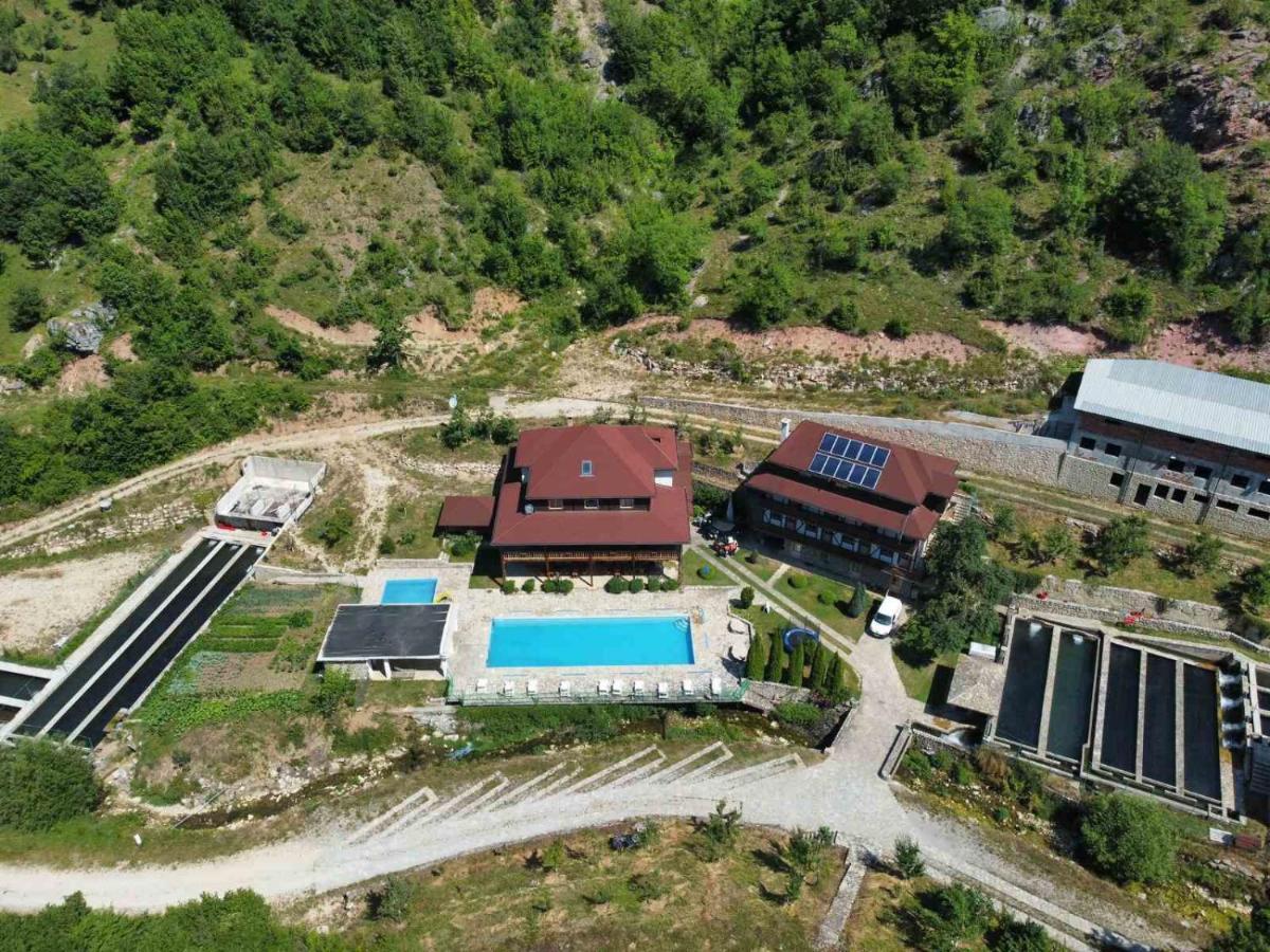 Gasthaus Etno Selo Vrelo & Camping Berane Exterior foto