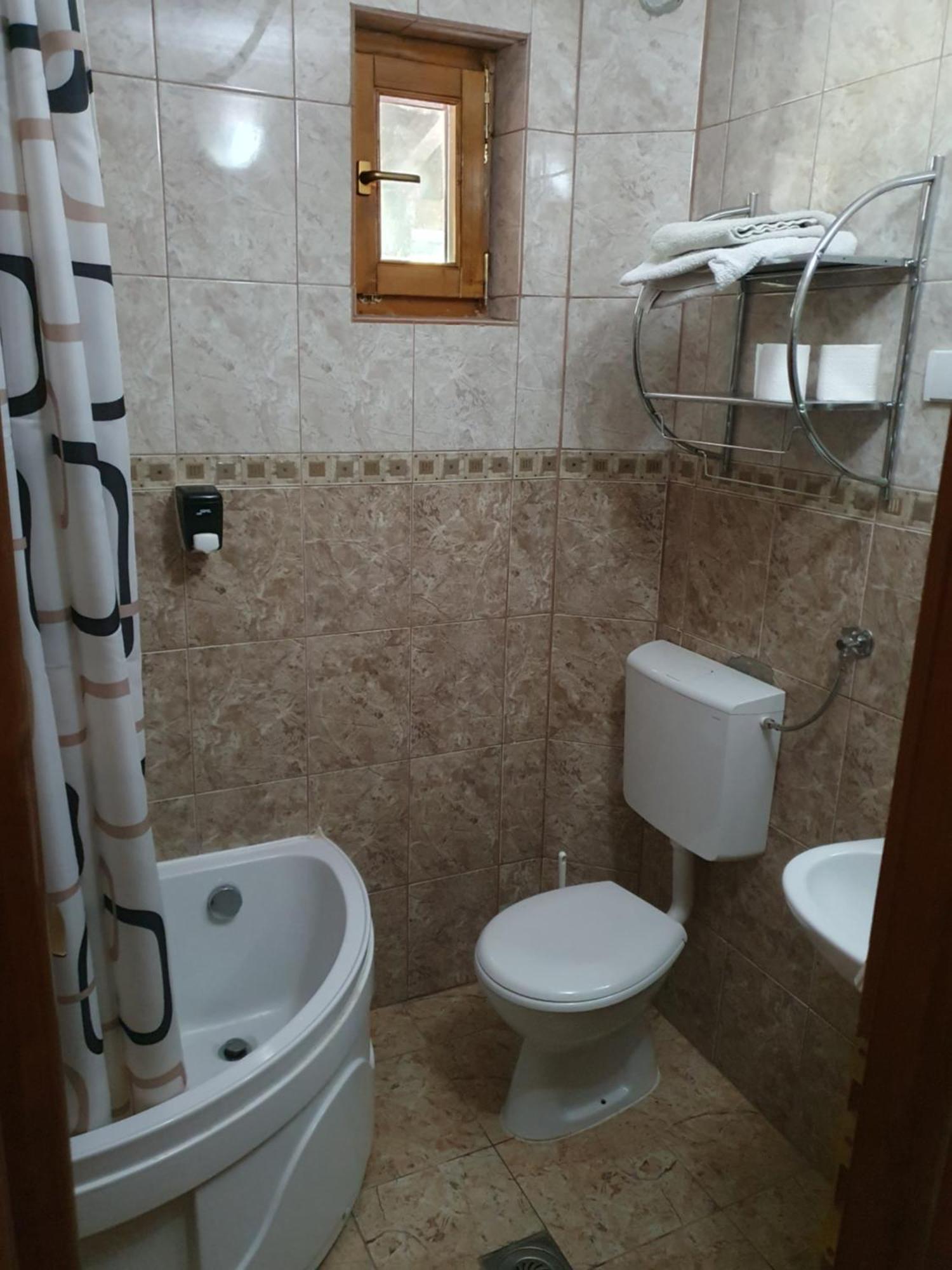 Gasthaus Etno Selo Vrelo & Camping Berane Exterior foto