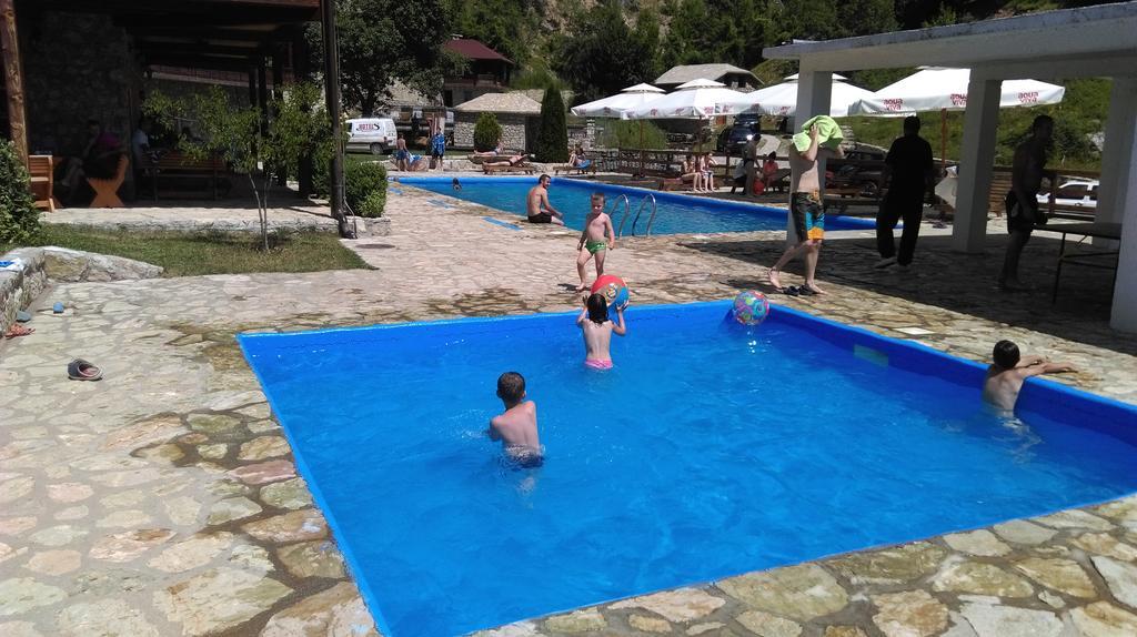 Gasthaus Etno Selo Vrelo & Camping Berane Exterior foto