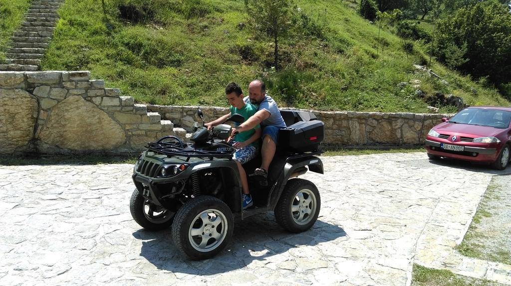 Gasthaus Etno Selo Vrelo & Camping Berane Exterior foto