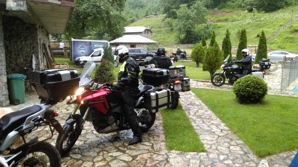 Gasthaus Etno Selo Vrelo & Camping Berane Exterior foto