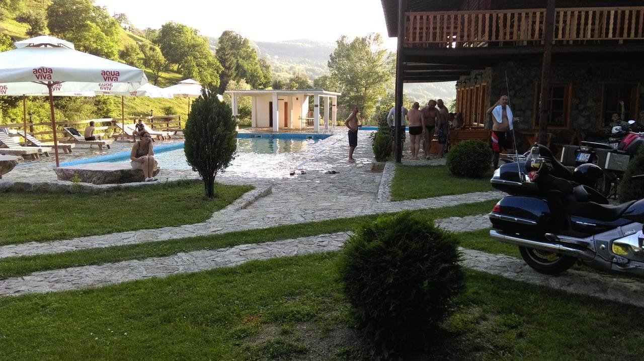 Gasthaus Etno Selo Vrelo & Camping Berane Exterior foto