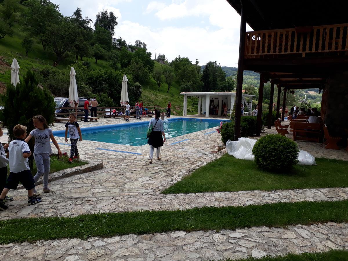 Gasthaus Etno Selo Vrelo & Camping Berane Exterior foto